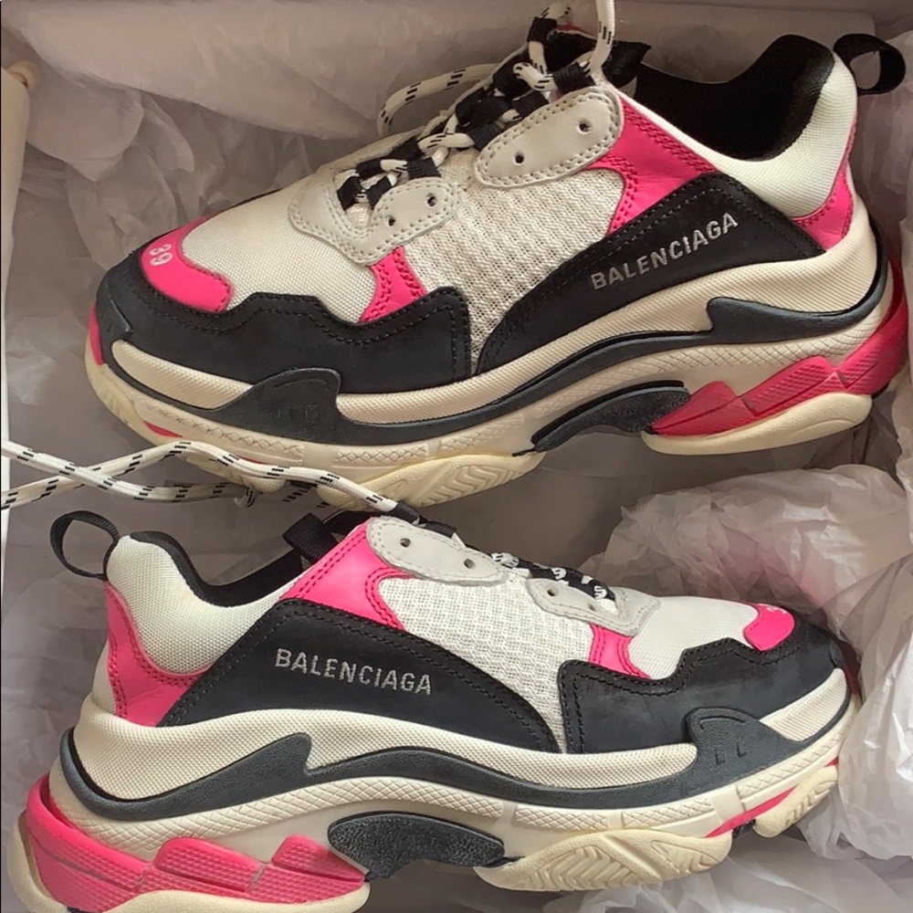 BALENCIAGA TRIPLE S SNEAKER - Picture 3 of 8